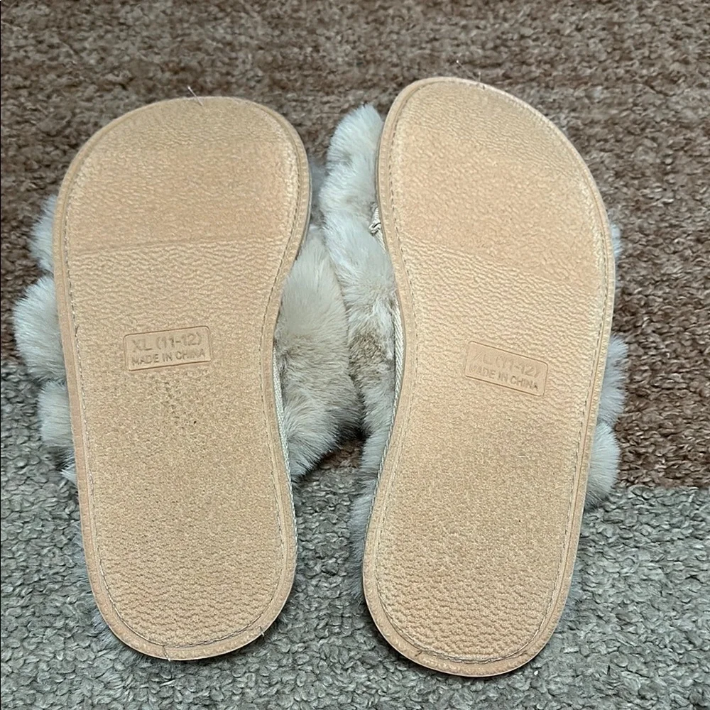 NWOT Chinese Laundry Cream Faux Fur Women's Slippers GoldSilver Accent XL 11/12 - Picture 5 of 6
